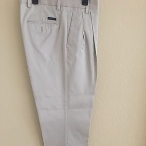 Men’s Dockers Pleated Classic fit